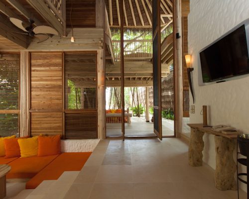 5-Soneva_Fushi_Villa17_living-area-day_by_Sandro-Bruecklmeier