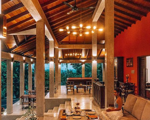 Georgina@GreekPassport_6-diningmob