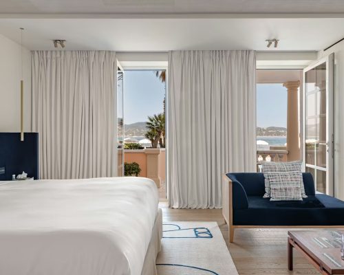 Z9hz2DiBA97GikUv_WebRGB-ChevalBlancSt-Tropez-PoolViewJuniorSuite-Mr.Tripper-2020-2